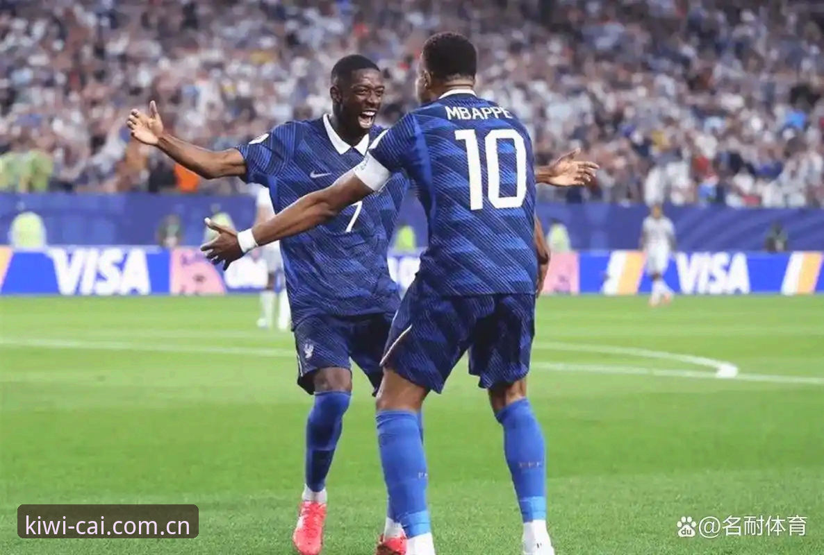 法国3-0伊拉克：一场被雷暴打断的纪录追击战深度分析